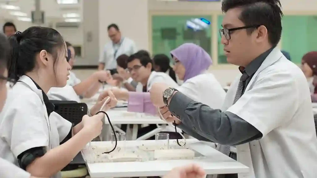 Yuran Diploma Kejururawatan UiTM Terkini